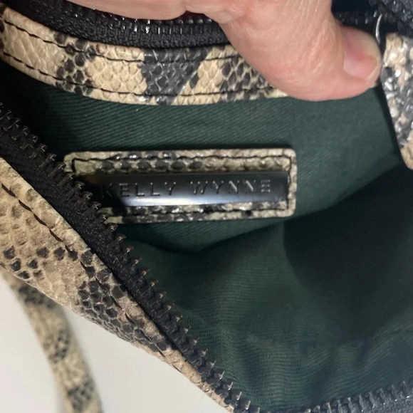 KELLY WYNNE Snake Embossed Leather Camera Bag - Picture 5 of 9